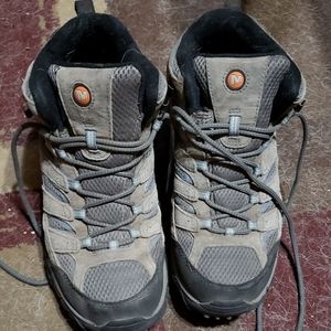 Merrell Women's Brown Moab 2 Mid Waterproof Hiking Boots sz 10